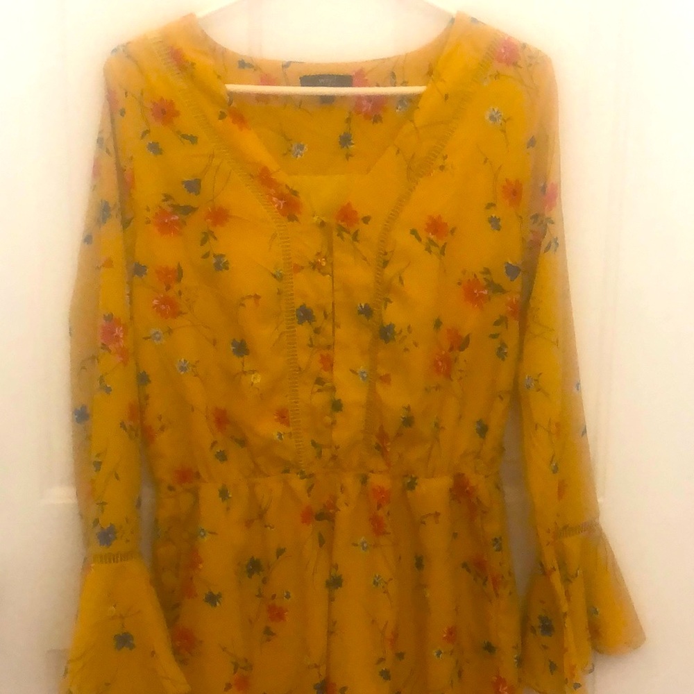 Yellow flutter sleeve romper, never worn!